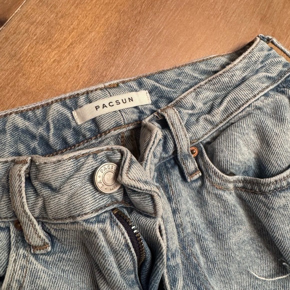 Distressed Light Blue Jeans - Picture 3 of 4